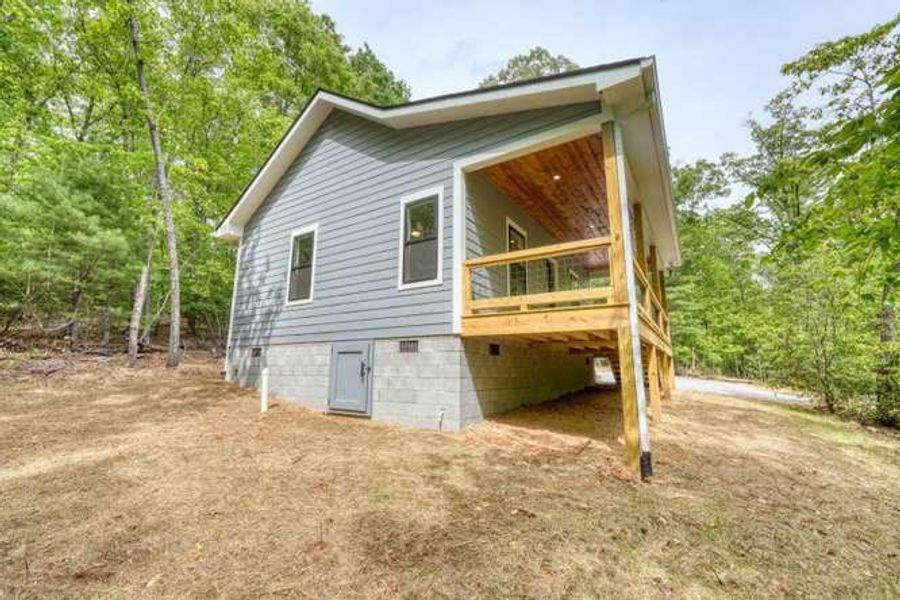Exterior details and patio area of a home in , Blairsville (Image 18).