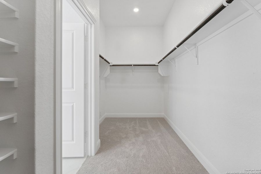 Spacious, unfurnished interior of a new home in Davis Ranch 60', San Antonio (Image 22).