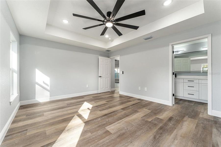 Spacious, unfurnished interior of a new home in , Dunnellon (Image 38).