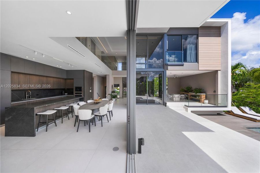 Exterior details and patio area of a home in , Key Biscayne (Image 34).