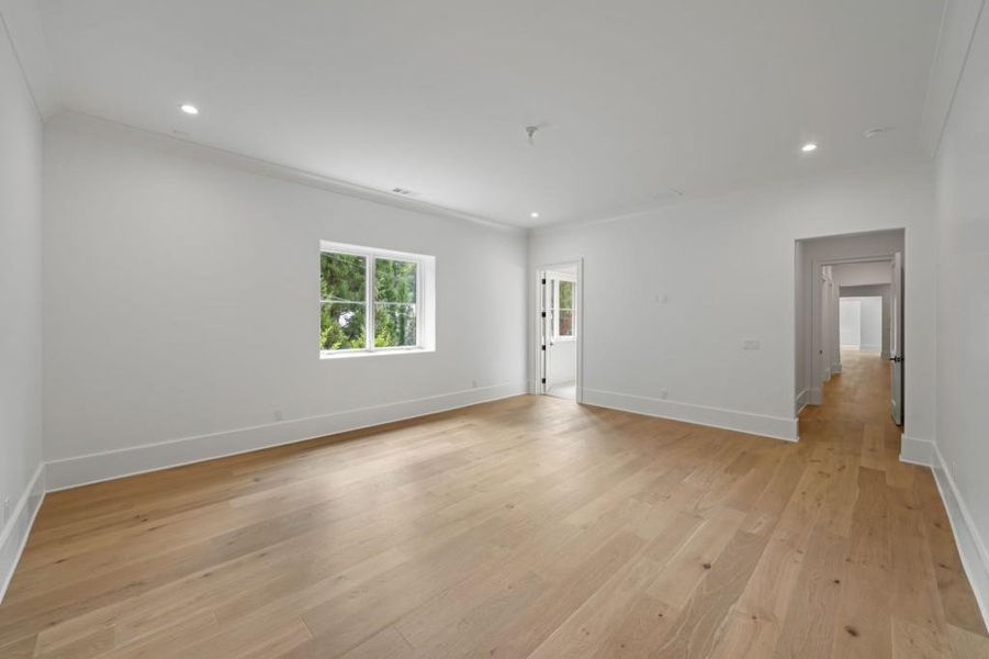 Spacious, unfurnished interior of a new home in , Atlanta (Image 64).