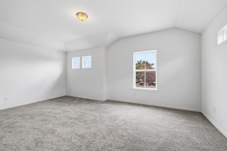 Spacious, unfurnished interior of a new home in Beamer Villas, Friendswood (Image 18).