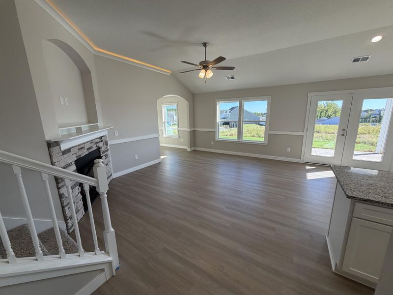 Spacious, unfurnished interior of a new home in Cleveland Meadows, Spartanburg (Image 6).