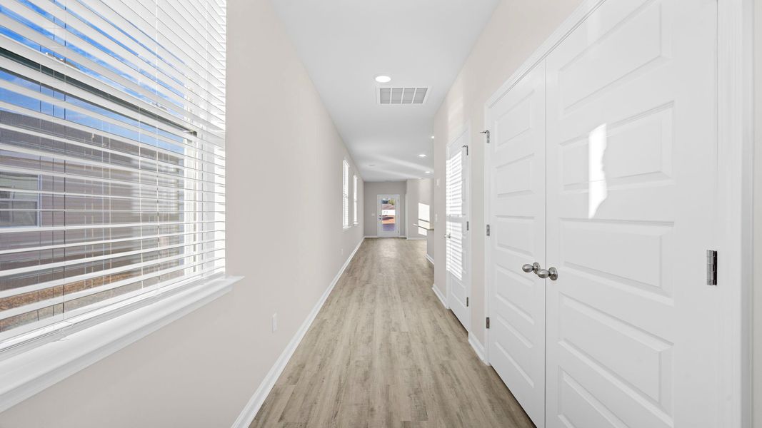 Spacious, unfurnished interior of a new home in Grand Oaks, Columbia (Image 20). Spacious, unfurnished interior of a new home in Grand Oaks, Columbia (Image 20).