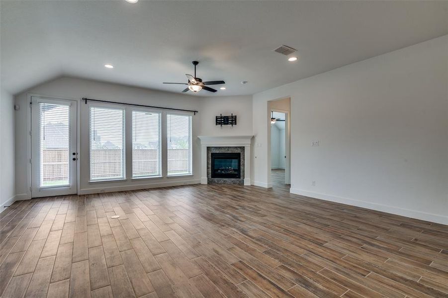 Spacious, unfurnished interior of a new home in Devonshire - Reserve 50', Forney (Image 13). Spacious, unfurnished interior of a new home in Devonshire - Reserve 50', Forney (Image 13).