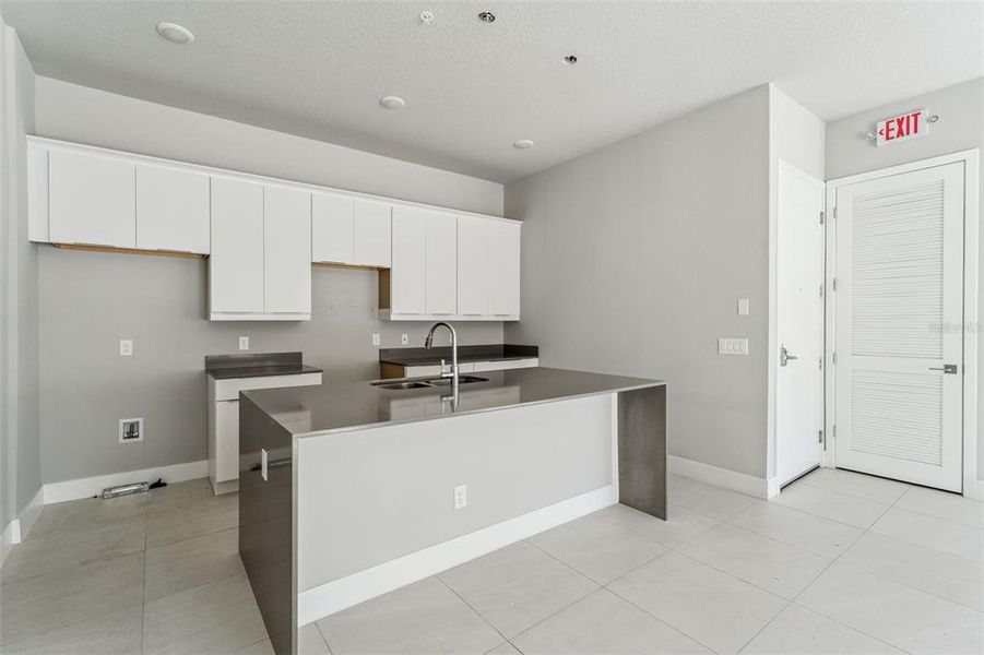 Furnished interior view inside a new home in , Kissimmee (Image 5).