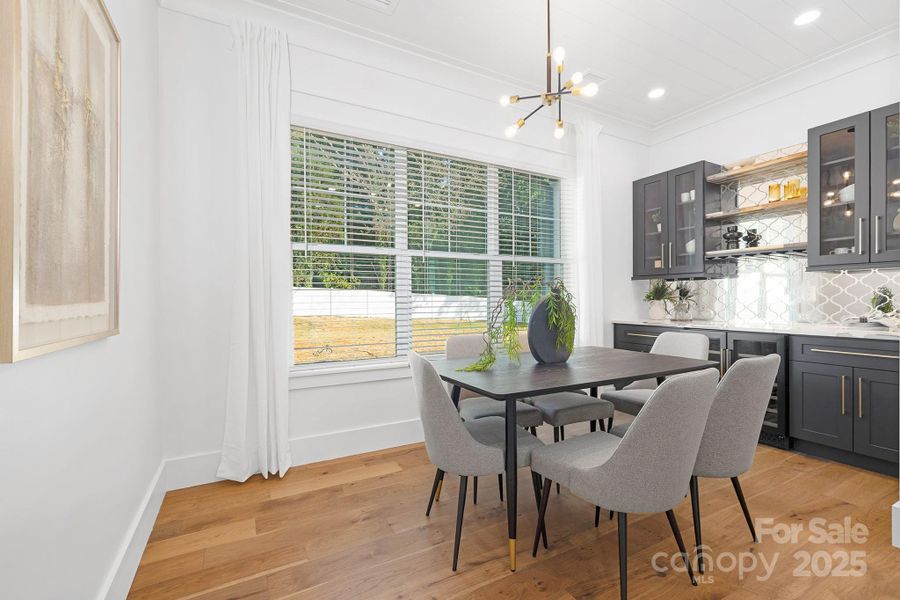 Breakfast area Breakfast area