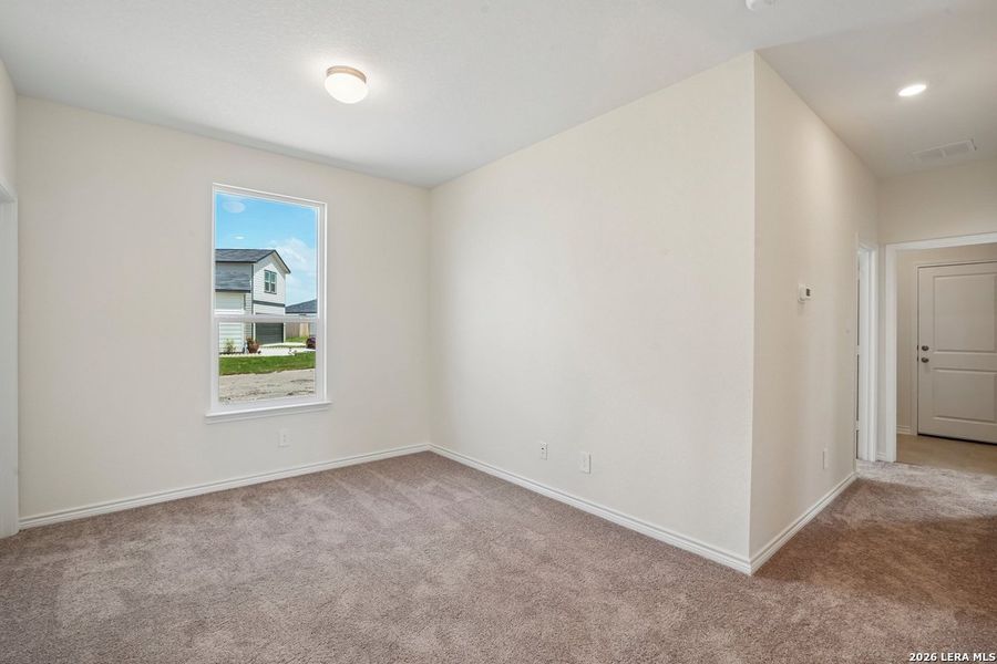 Spacious, unfurnished interior of a new home in Punta Verde, Converse (Image 24).