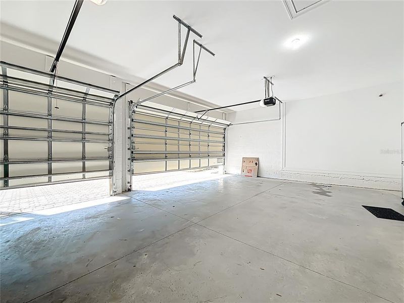 Spacious, unfurnished interior of a new home in , Port Charlotte (Image 30).