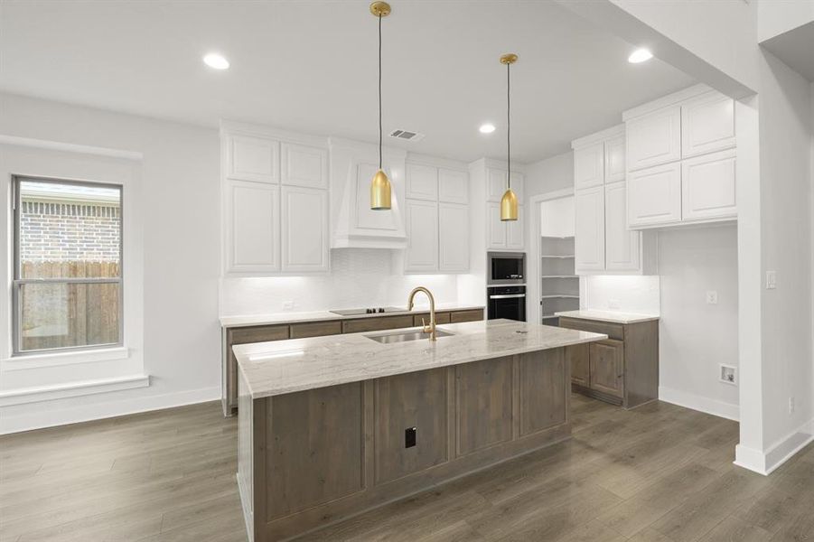 5401 Rowlan- Kitchen-6197 5401 Rowlan- Kitchen-6197