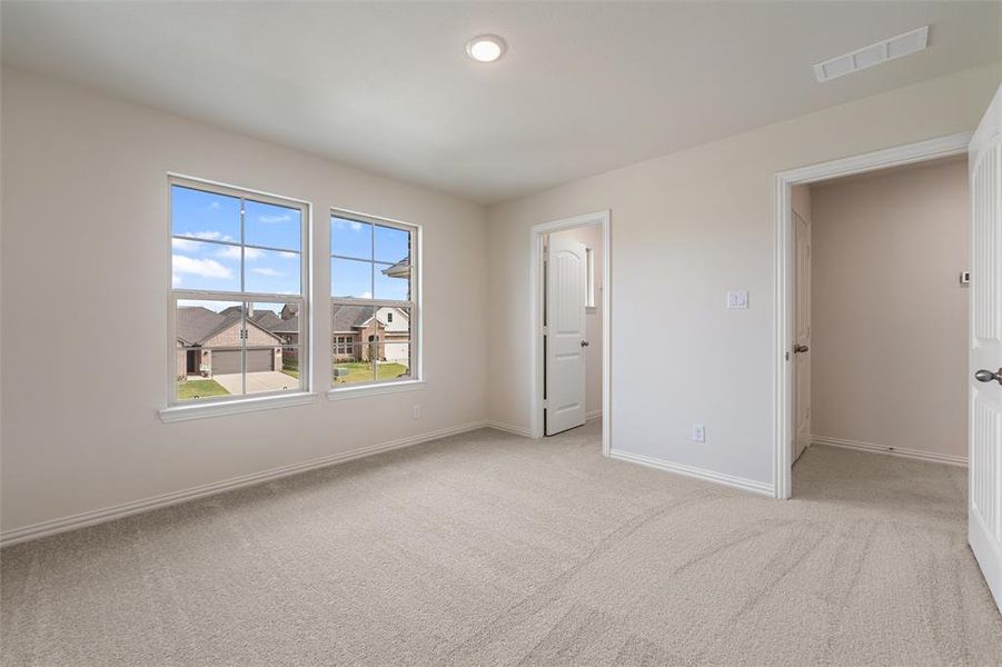 Spacious, unfurnished interior of a new home in Liberty Pointe, Gainesville (Image 33).