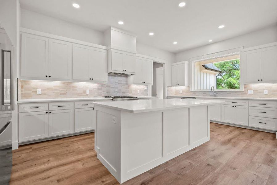 Furnished interior view inside a new home in , Weatherford (Image 28).