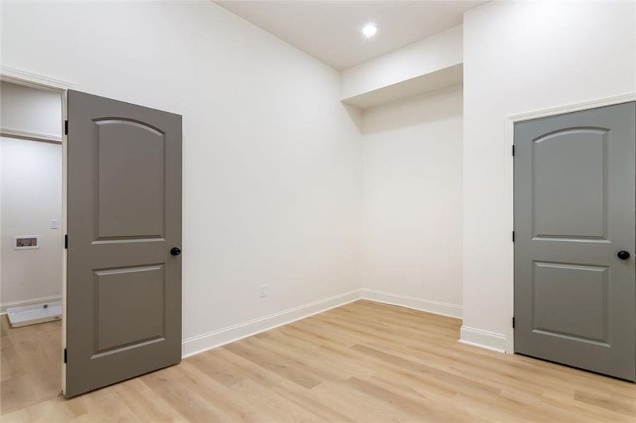 Spacious, unfurnished interior of a new home in , Atlanta (Image 23). Spacious, unfurnished interior of a new home in , Atlanta (Image 23).