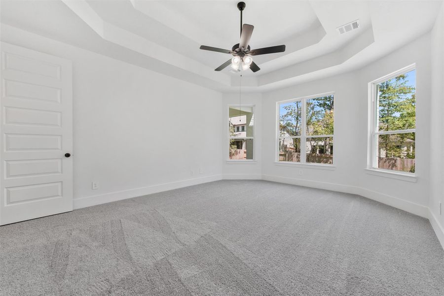 Representative image. Features, specifications, selections and colors may vary.