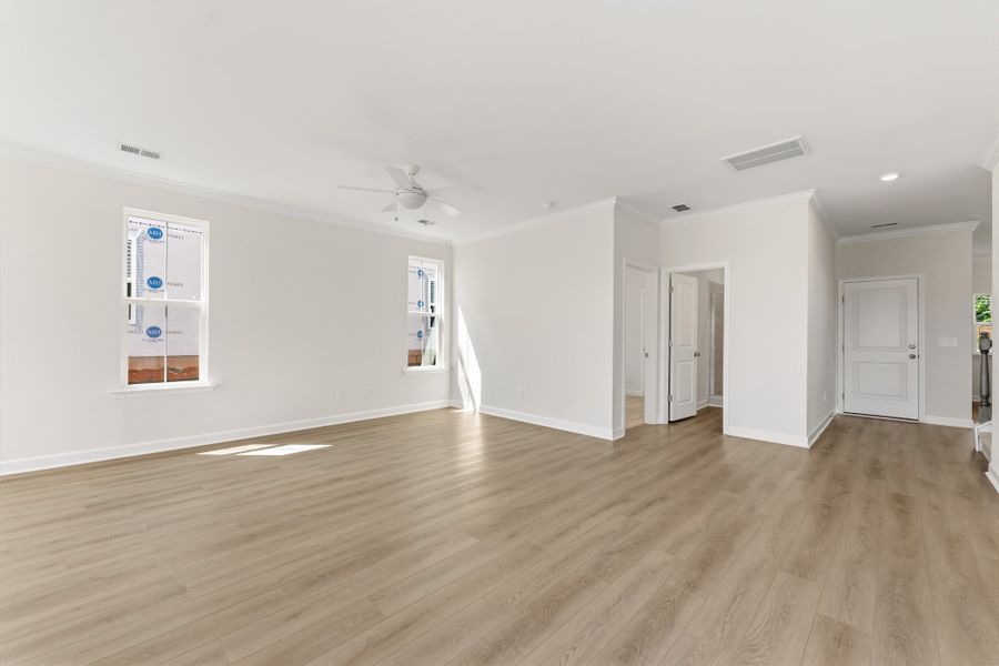 Spacious, unfurnished interior of a new home in Landmark Commons, Boiling Springs (Image 17).