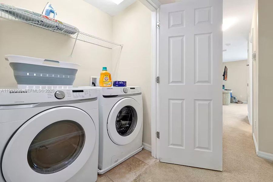 Furnished interior view inside a new home in , Kissimmee (Image 15).