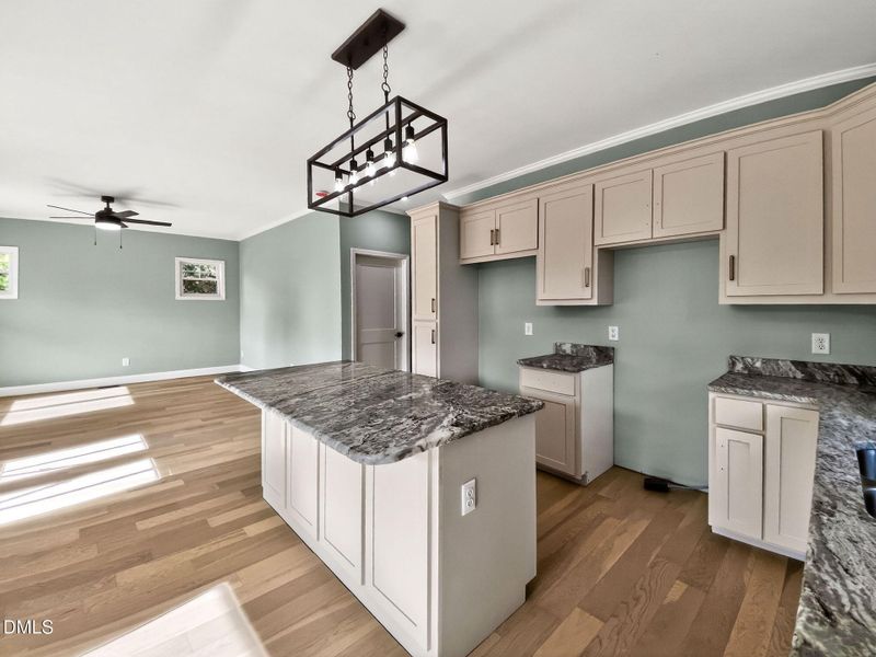 23-web-or-mls-81-pond-view-ct