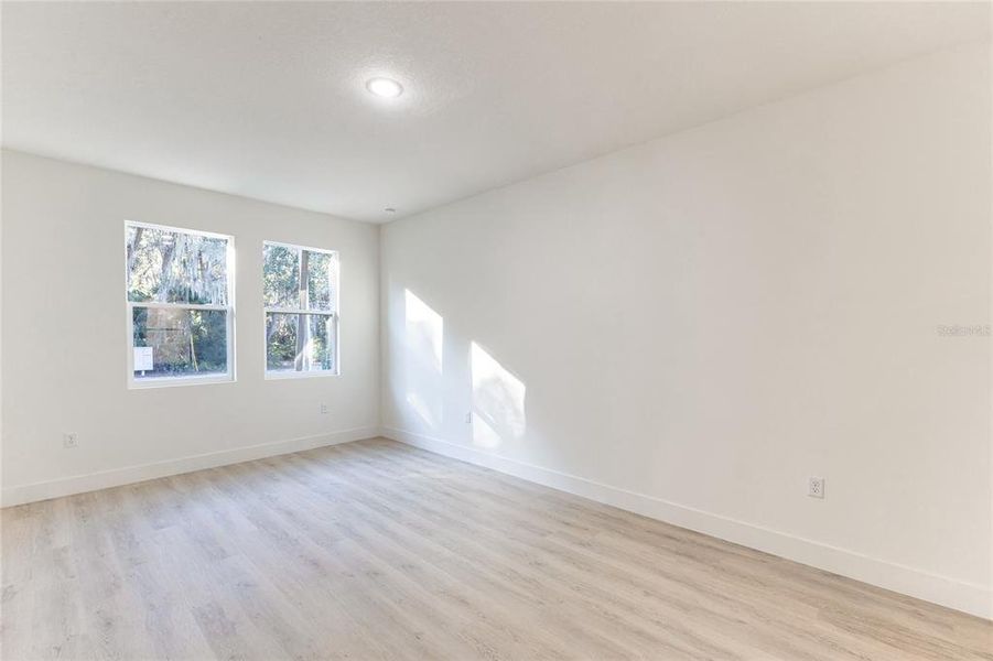 Spacious, unfurnished interior of a new home in , Deltona (Image 28).