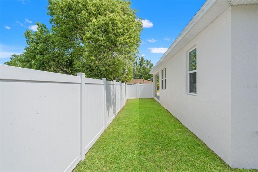 Exterior details and patio area of a home in , Holiday (Image 21).