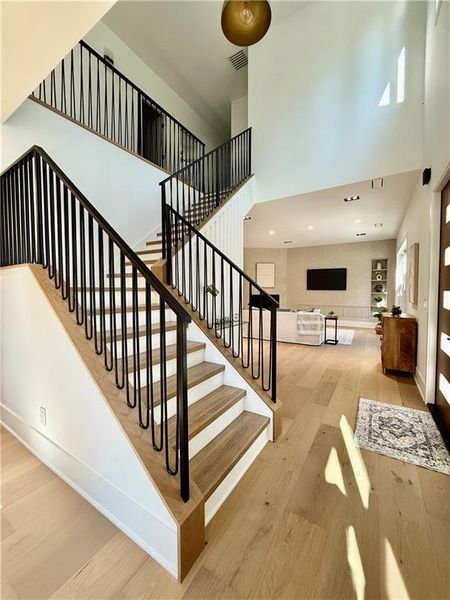 Spacious, unfurnished interior of a new home in , Dunwoody (Image 28).