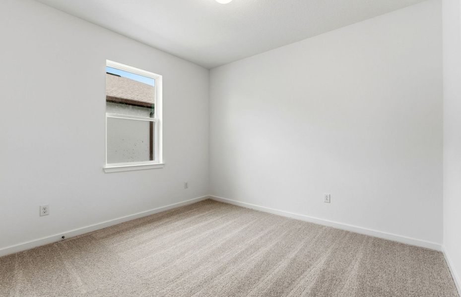Spacious, unfurnished interior of a new home in Riverwood, Zephyrhills (Image 18).
