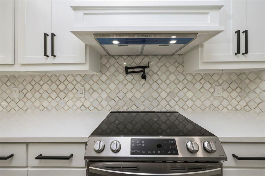 Furnished interior view inside a new home in , Mabank (Image 6).