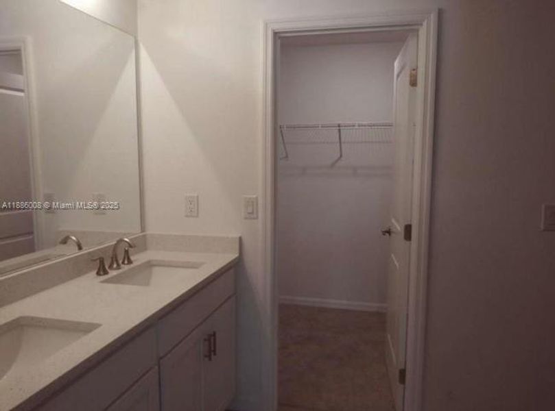 Furnished interior view inside a new home in , Cape Coral (Image 7).