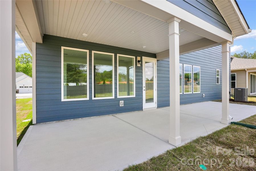 Exterior details and patio area of a home in Parkside Crossing, Charlotte (Image 4).