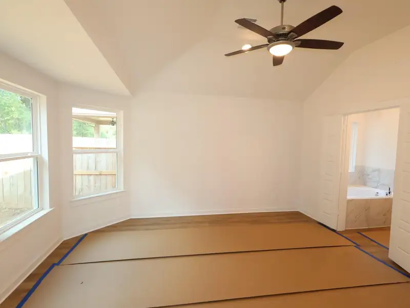 Spacious, unfurnished interior of a new home in Sorella, Tomball (Image 11). Spacious, unfurnished interior of a new home in Sorella, Tomball (Image 11).
