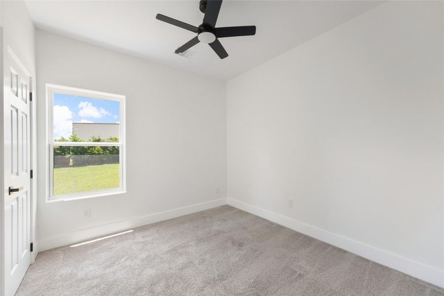 Spacious, unfurnished interior of a new home in , Santa Fe (Image 14).