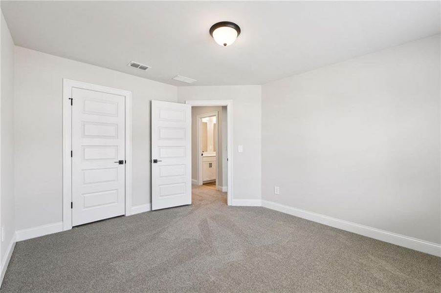 Spacious, unfurnished interior of a new home in , Lawrenceville (Image 40).