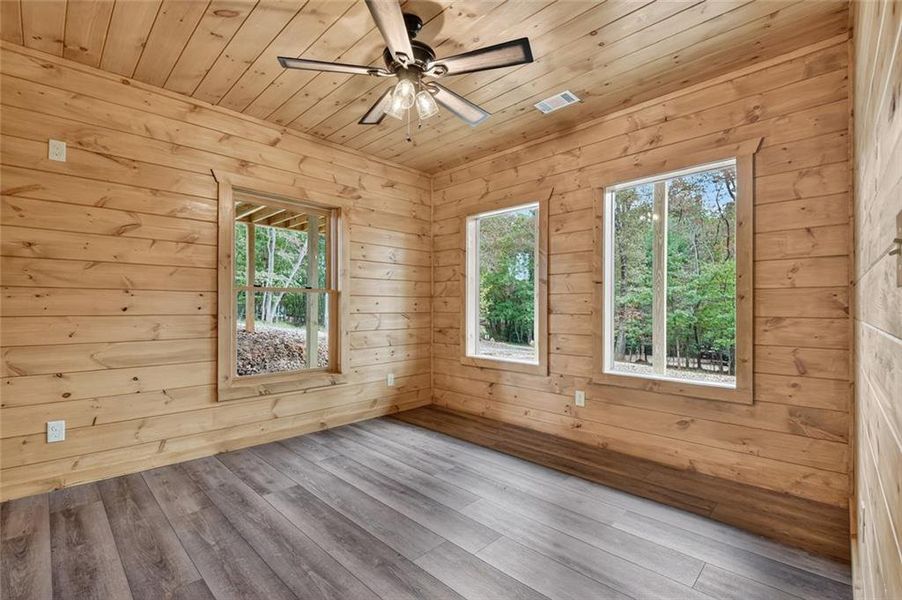 Spacious, unfurnished interior of a new home in , Blue Ridge (Image 24).