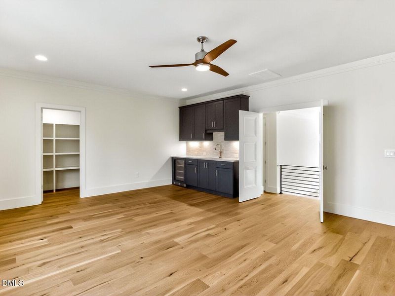 054-1280x960-bonus-room