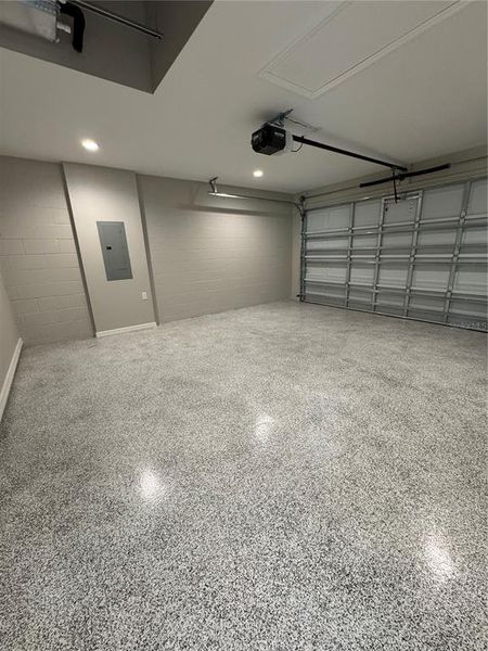 Spacious, unfurnished interior of a new home in , Dunnellon (Image 12).