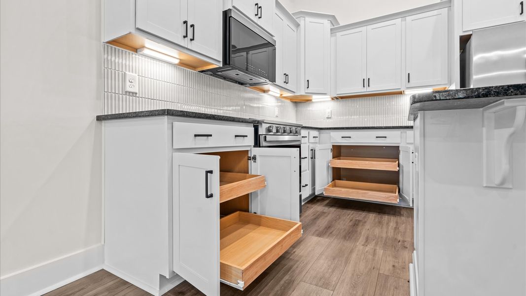 Furnished interior view inside a new home in Aspen Ridge, Lyman (Image 10).