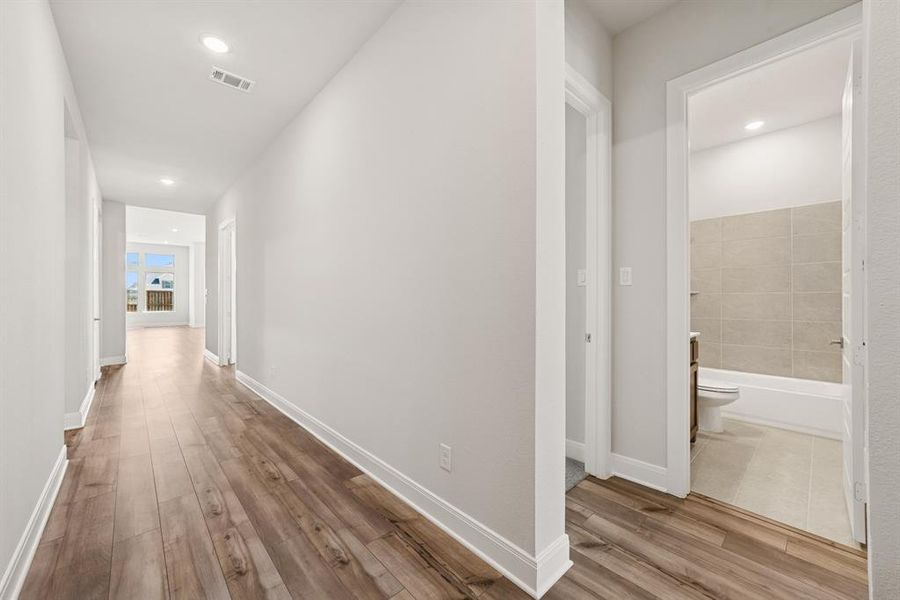 Spacious, unfurnished interior of a new home in Sandbrock Ranch, Aubrey (Image 16). Spacious, unfurnished interior of a new home in Sandbrock Ranch, Aubrey (Image 16).
