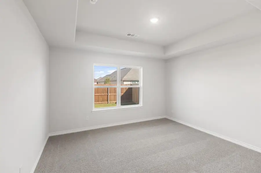 Spacious, unfurnished interior of a new home in Hanna Ranch, Everman (Image 9).