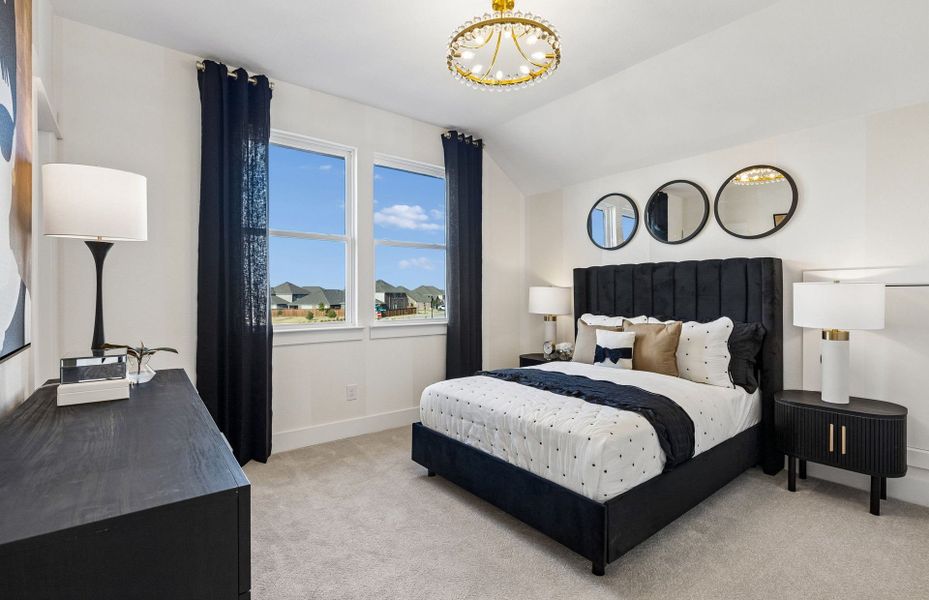 Representative furnished interior of a home built from the Gillett by Pulte Homes in Mission Hills, Garland (Image 34).