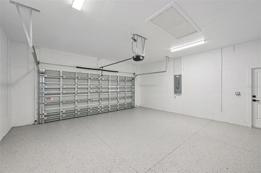 Spacious, unfurnished interior of a new home in , North Port (Image 17).