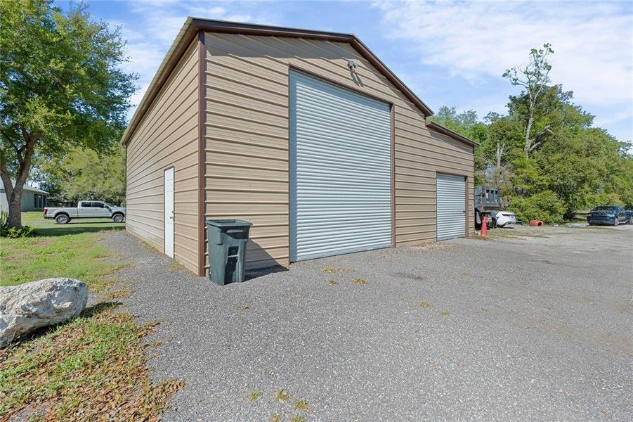 Exterior details and patio area of a home in , Dade City (Image 24).