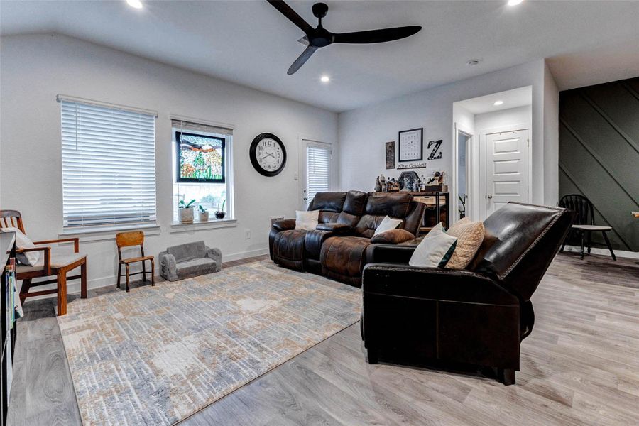 Furnished interior view inside a new home in Tamarron, Fulshear (Image 16). Furnished interior view inside a new home in Tamarron, Fulshear (Image 16).