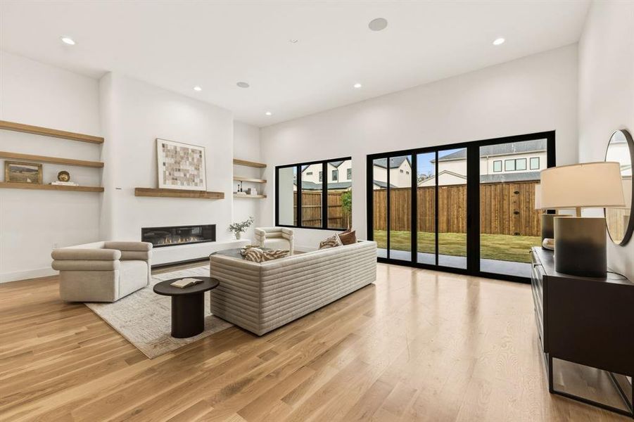 Furnished interior view inside a new home in , Dallas (Image 32).