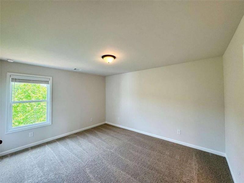 Spacious, unfurnished interior of a new home in , Lula (Image 18).