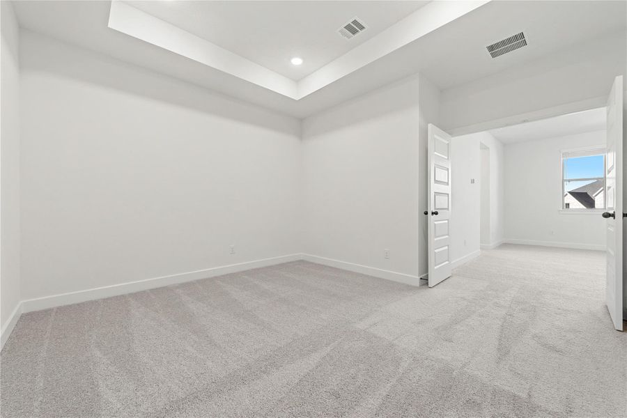 Spacious, unfurnished interior of a new home in Kresston - 65', Montgomery (Image 12). Spacious, unfurnished interior of a new home in Kresston - 65', Montgomery (Image 12).