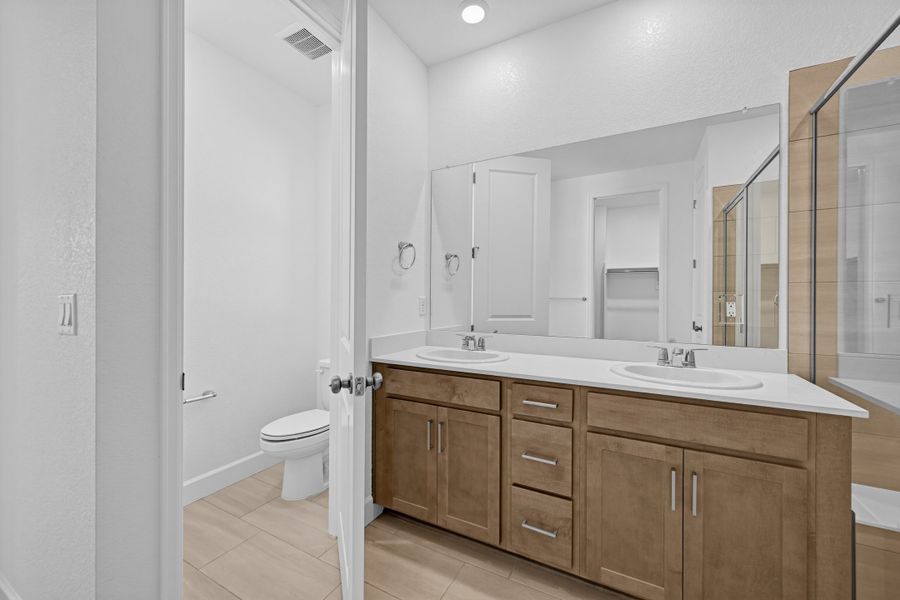 Furnished interior view inside a new home in Trailstone, Arvada (Image 9). Furnished interior view inside a new home in Trailstone, Arvada (Image 9).