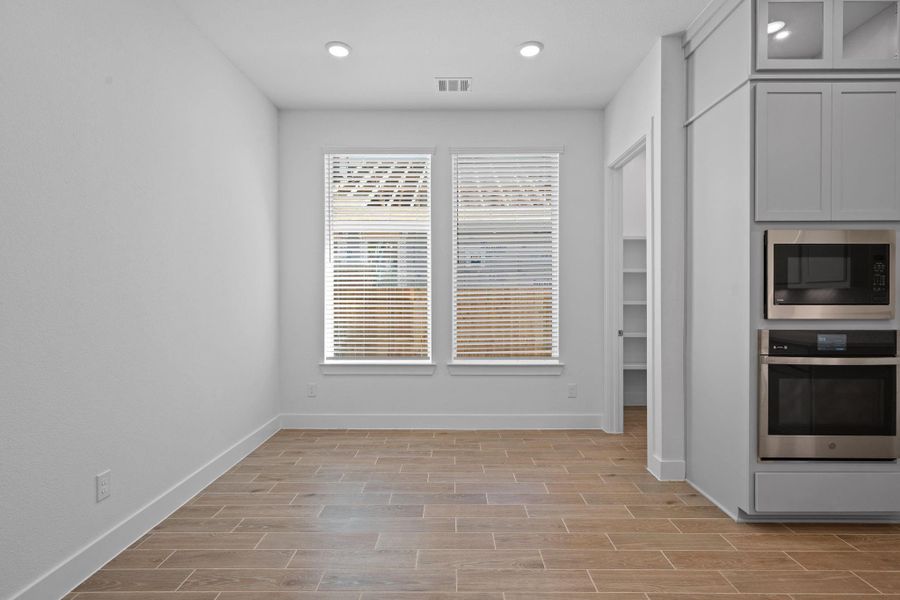 Spacious, unfurnished interior of a new home in Attwater, Waller (Image 16).