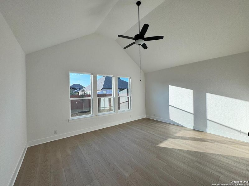 Spacious, unfurnished interior of a new home in , Castroville (Image 18).