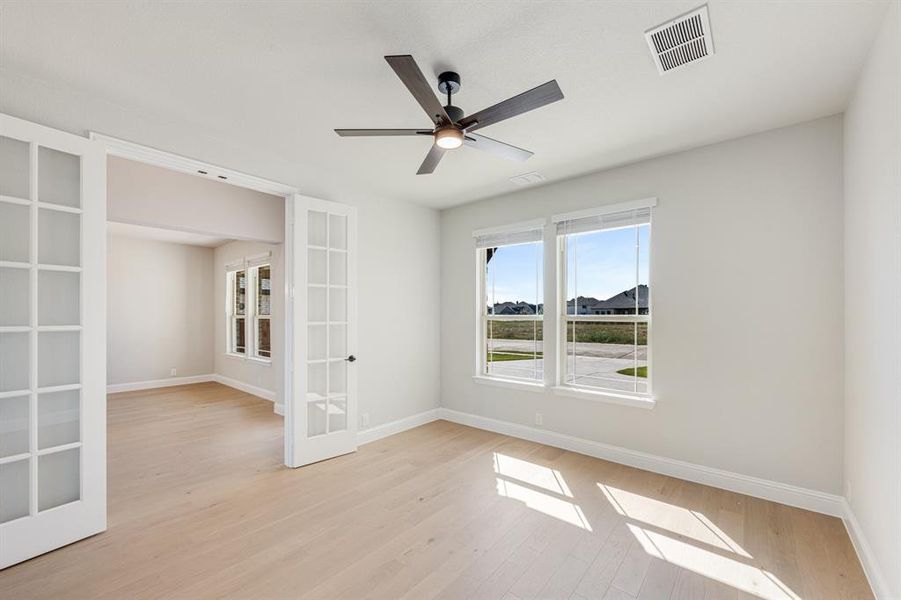 Spacious, unfurnished interior of a new home in Timberbrook 3B-4A, Justin (Image 20). Spacious, unfurnished interior of a new home in Timberbrook 3B-4A, Justin (Image 20).