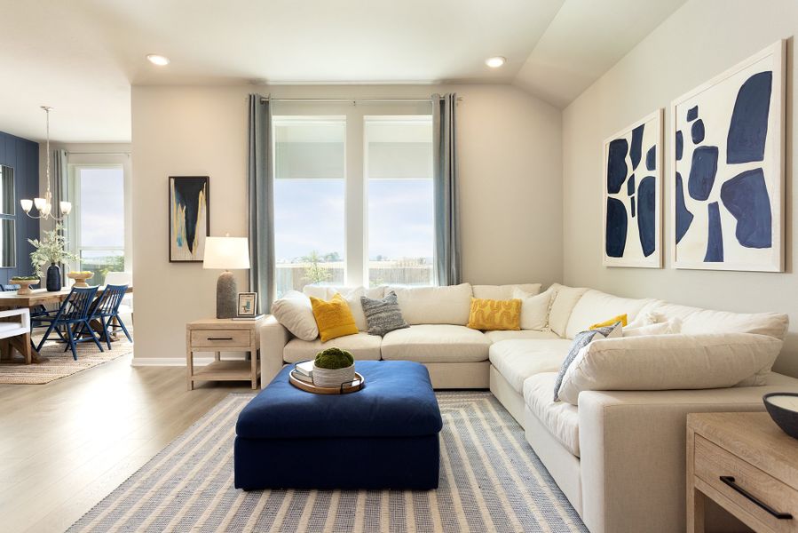 Representative furnished interior of a home built from the Teton by Beazer Homes in Comanche Ridge, San Antonio (Image 11).