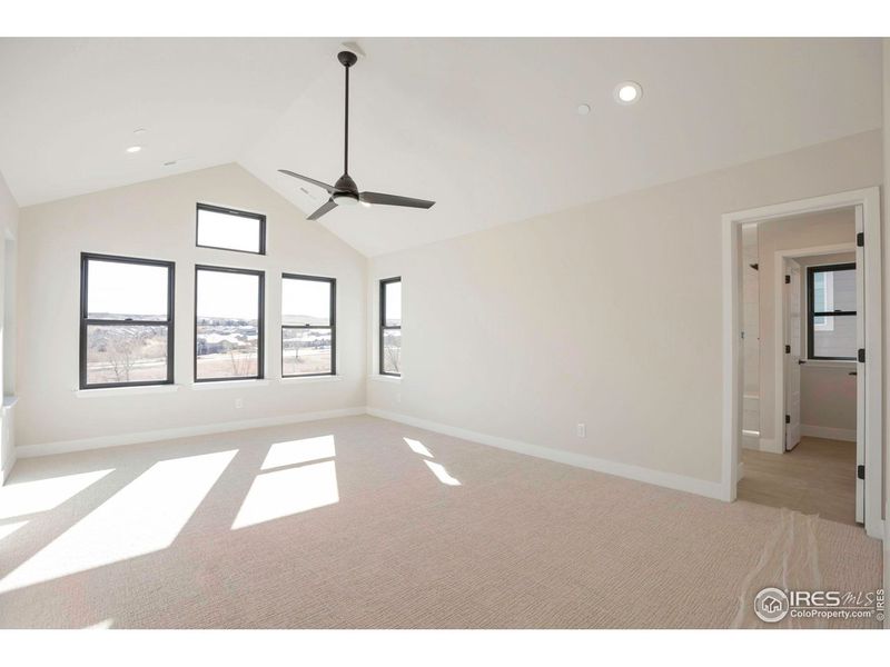 Spacious, unfurnished interior of a new home in , Superior (Image 17).
